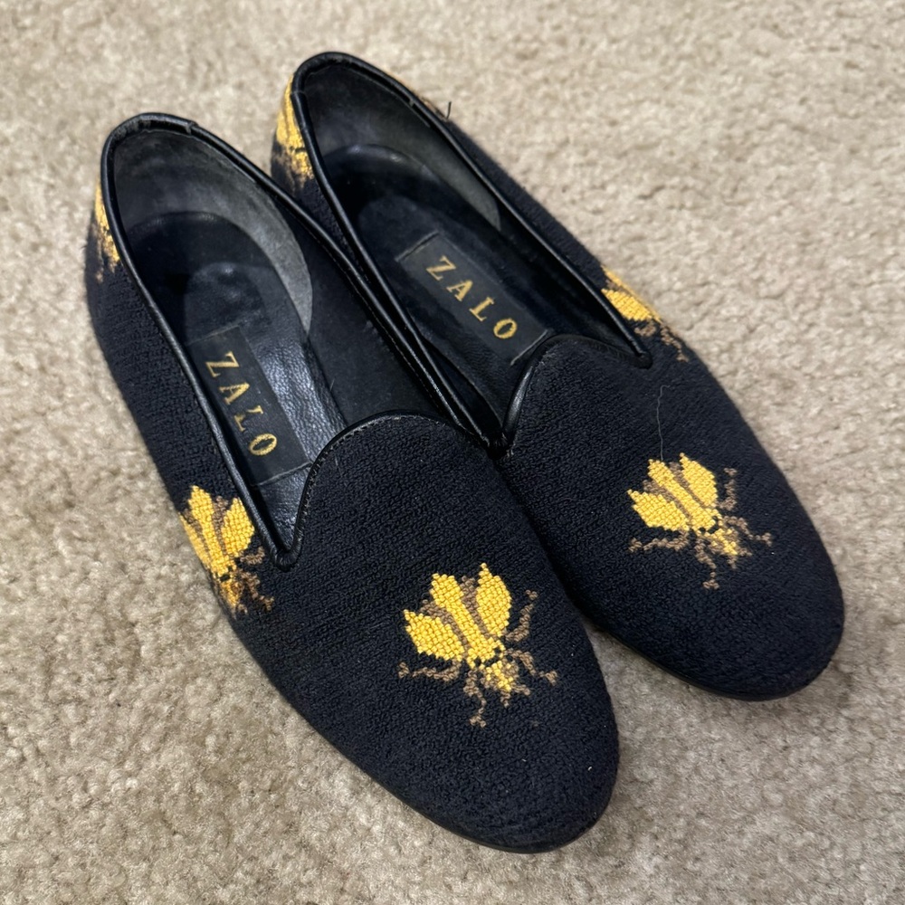 Zalo Black and Yellow insect Loafers